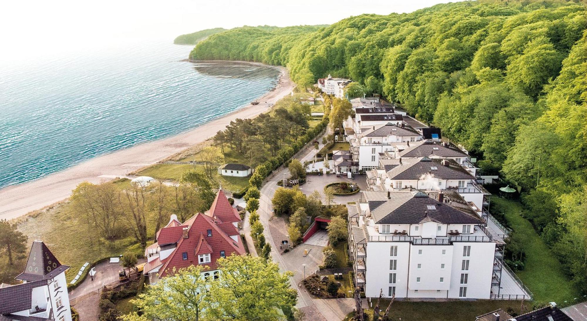Grand Hotel Остзебад Бинц Екстериор снимка Aerial view of the resort