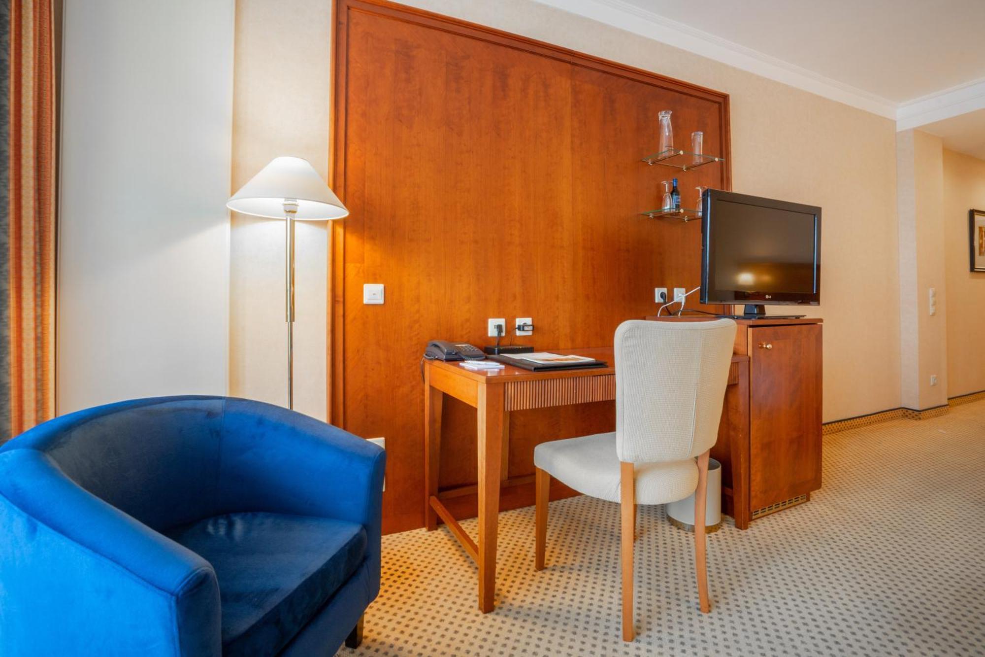 Grand Hotel Остзебад Бинц Екстериор снимка A room at the hotel